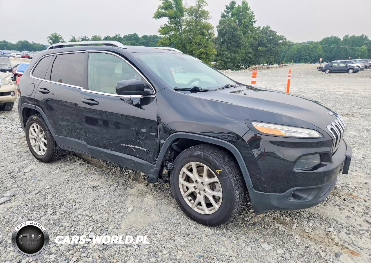 2015 Jeep Cherokee Latitude VIN:1C4PJMCS0FW755462 - 4