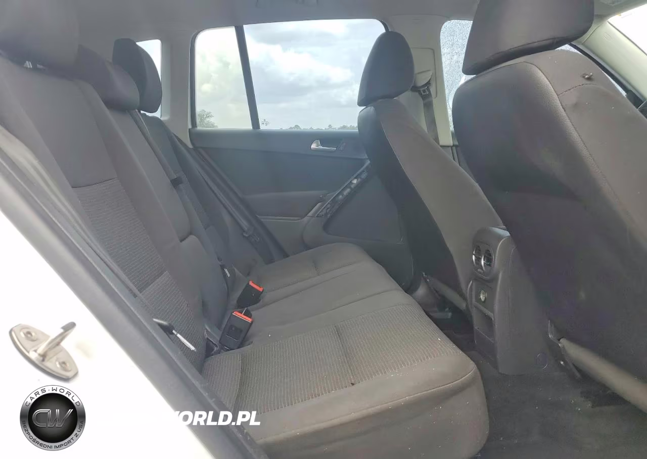 2017 Volkswagen Tiguan S VIN:WVGAV7AX9HK049235 - 10