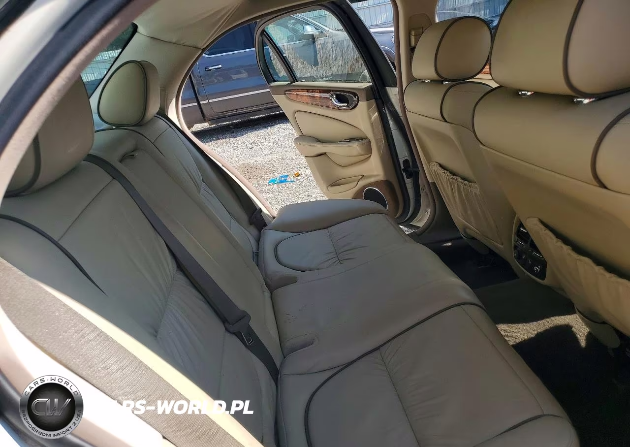 2007 Jaguar Xj8 VIN:SAJWA71B47SH16502 - 10