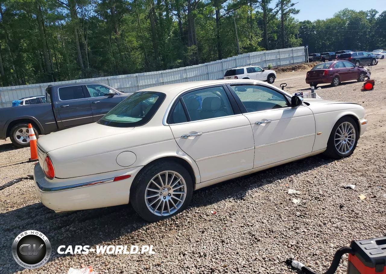 2007 Jaguar Xj8 VIN:SAJWA71B47SH16502 - 3