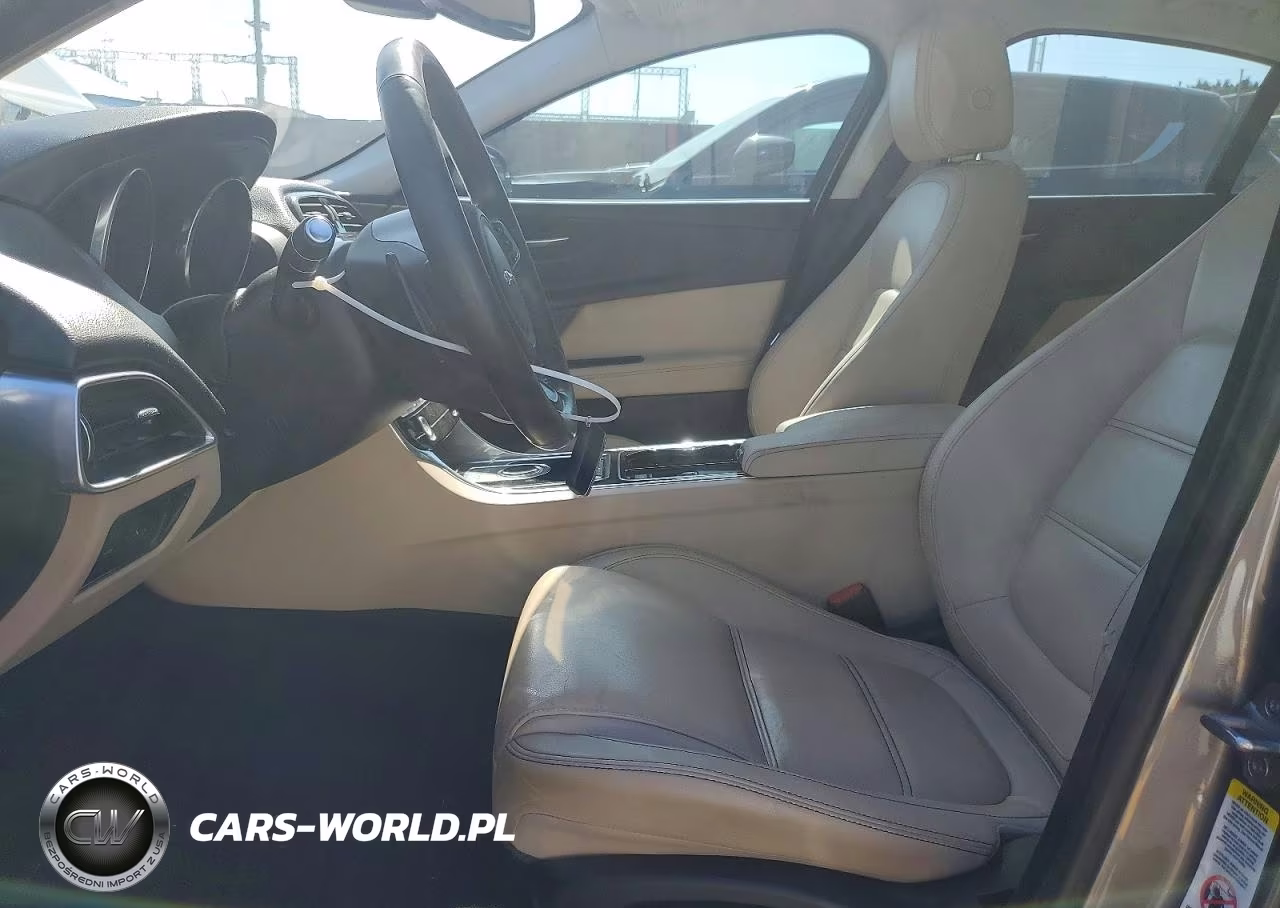 2017 Jaguar Xe Prestige VIN:SAJAE4BV4HA962251 - 7