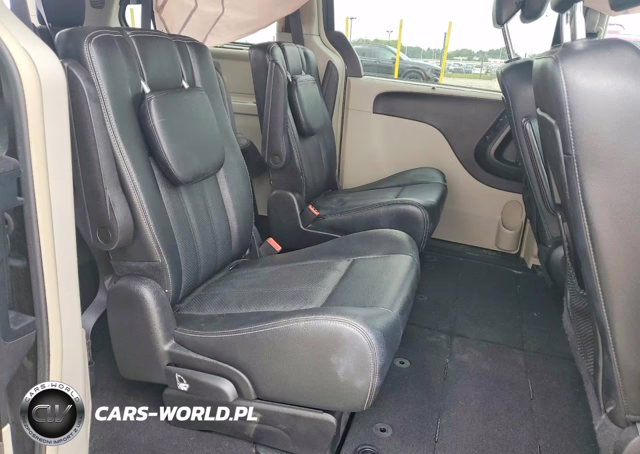 2016 Chrysler Town & Country Touring L VIN:2C4RC1CG1GR222513 - 11