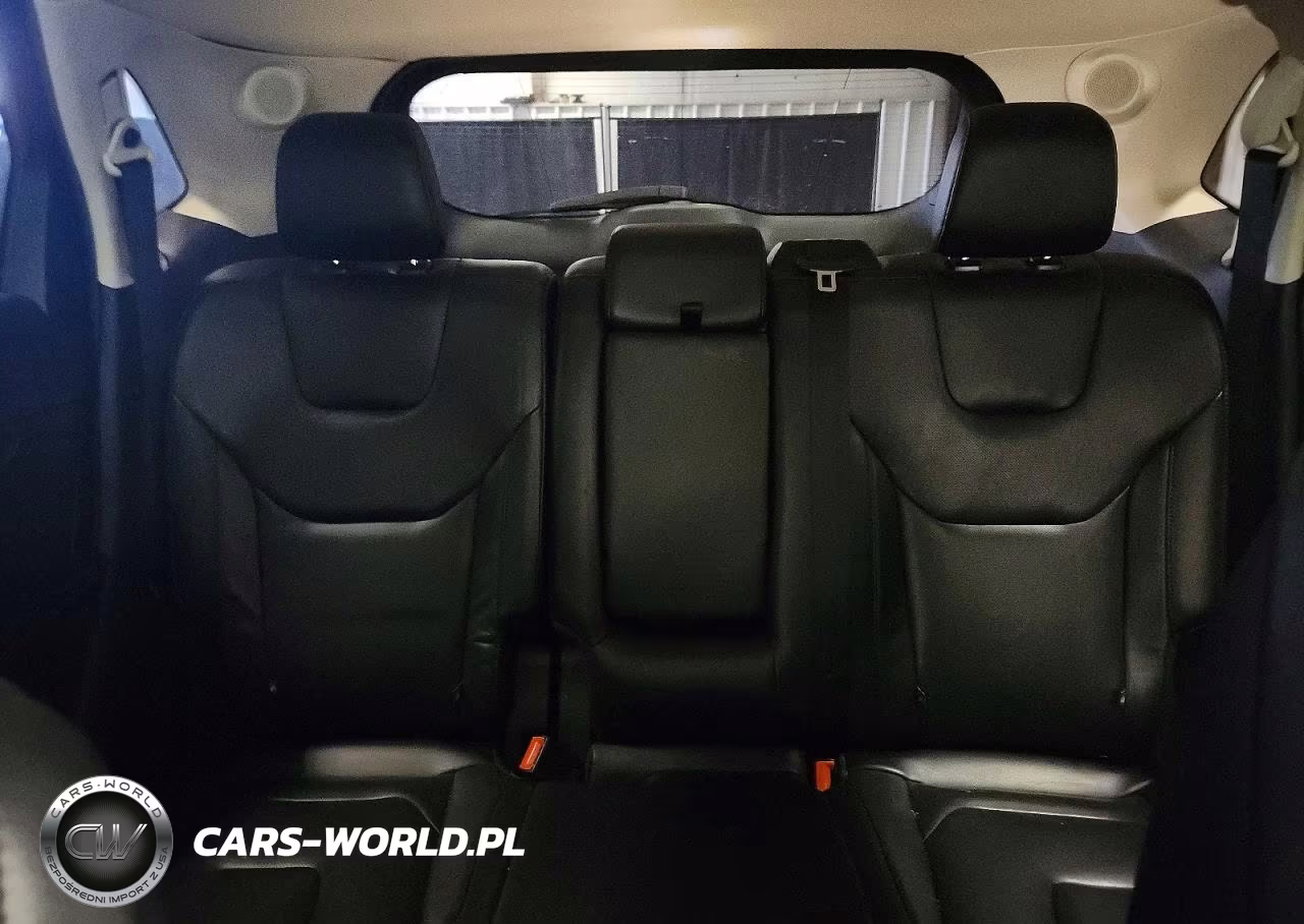 2019 Ford Edge Titanium VIN:2FMPK4K95KBB68404 - 10