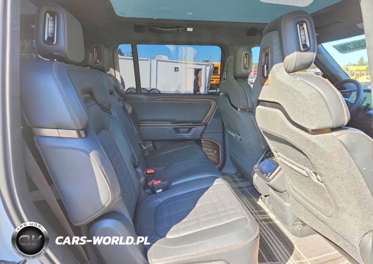 2025 Rivian R1S Premium VIN:7PDSGCBP4SN057929 - 11