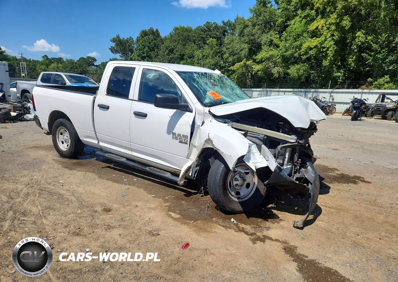2019 Ram 1500 Classic Tradesman VIN:1C6RR6FG6KS710426 - 4