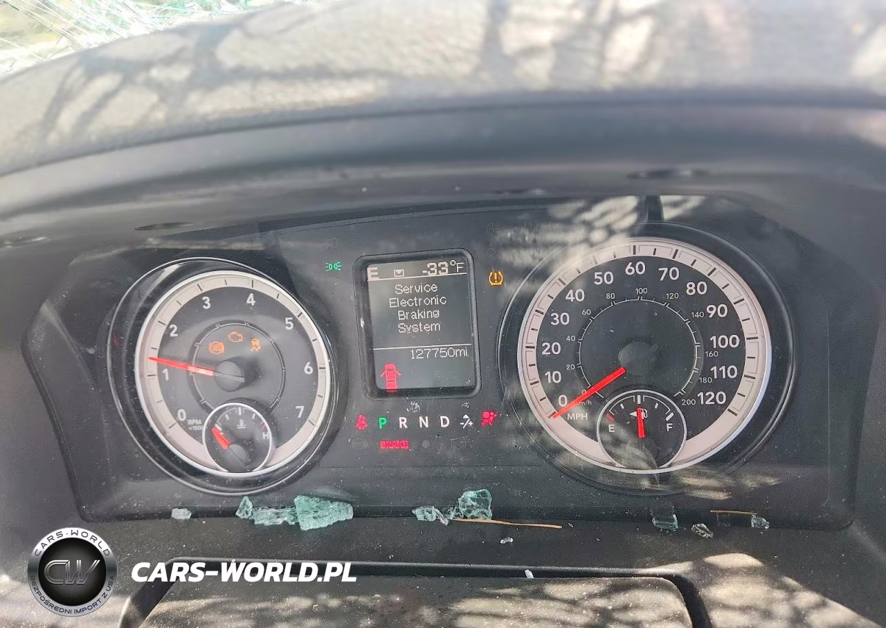 2019 Ram 1500 Classic Tradesman VIN:1C6RR6FG6KS710426 - 9