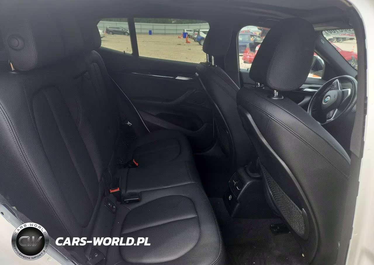 2018 BMW X2 xDrive28I VIN:WBXYJ5C38JEF75847 - 10