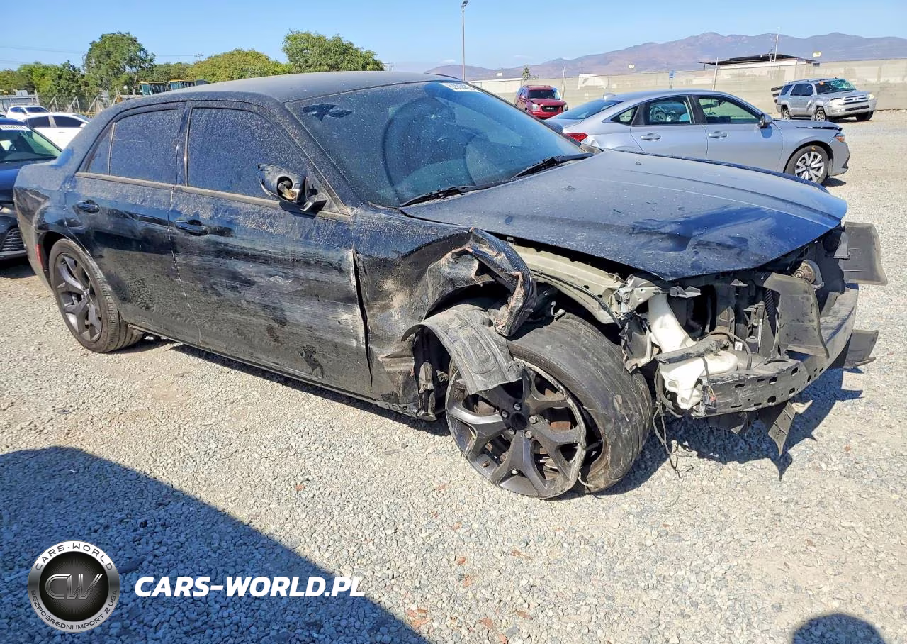 2021 Chrysler 300 S VIN:2C3CCABG4MH529140 - 4