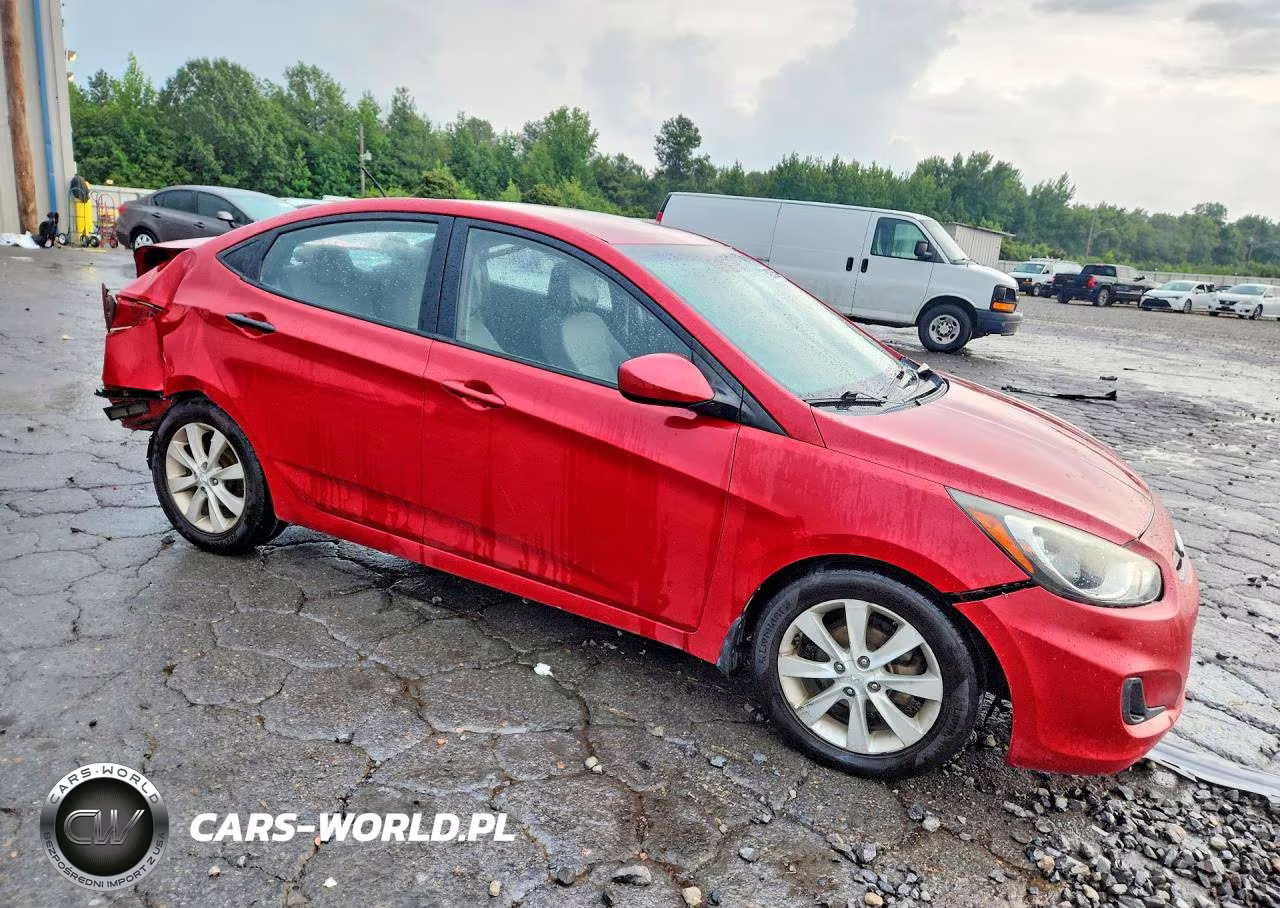 2013 Hyundai Accent VIN:KMHCU4AE0DU275543 - 4