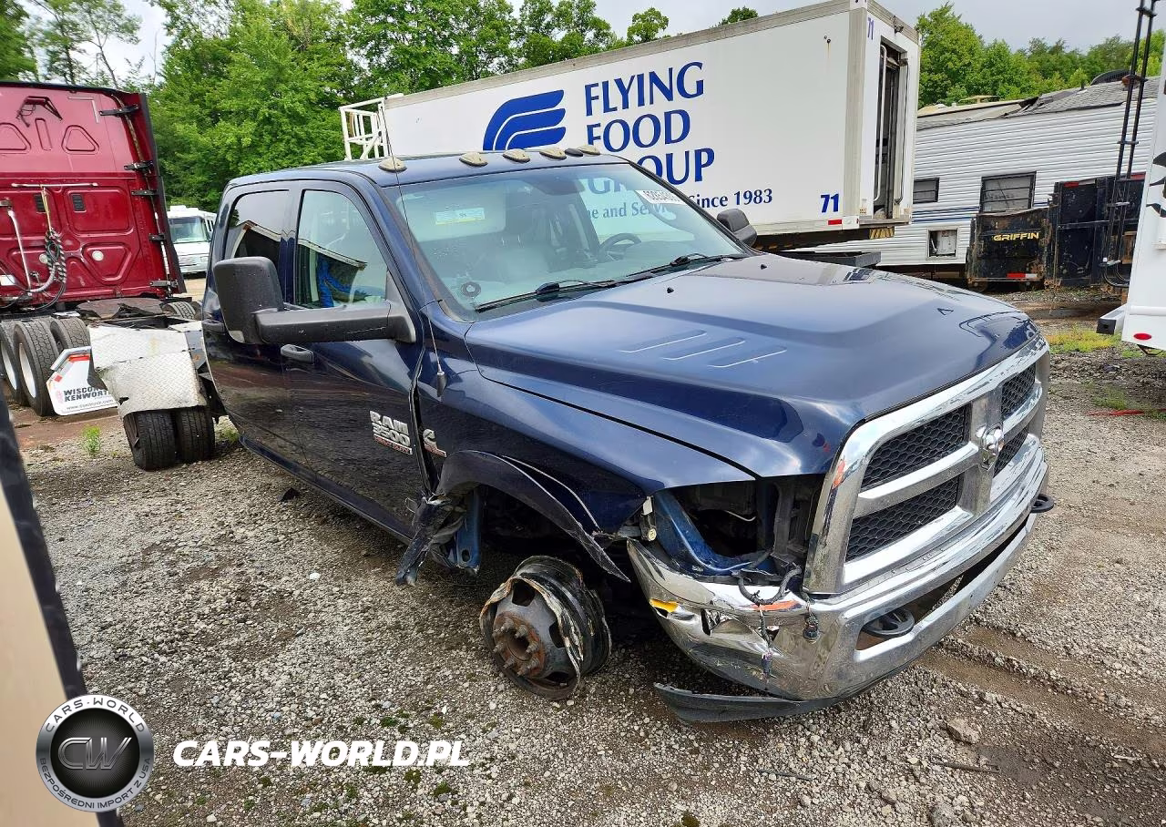 2018 Ram 3500 VIN:3C7WRTCL4JG335981 - 4