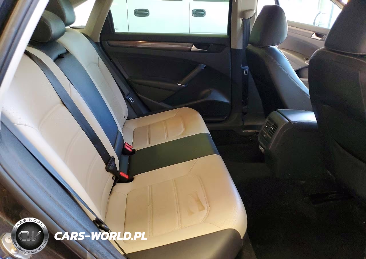 2020 Volkswagen Passat R-Line VIN:1VWMA7A37LC020410 - 10