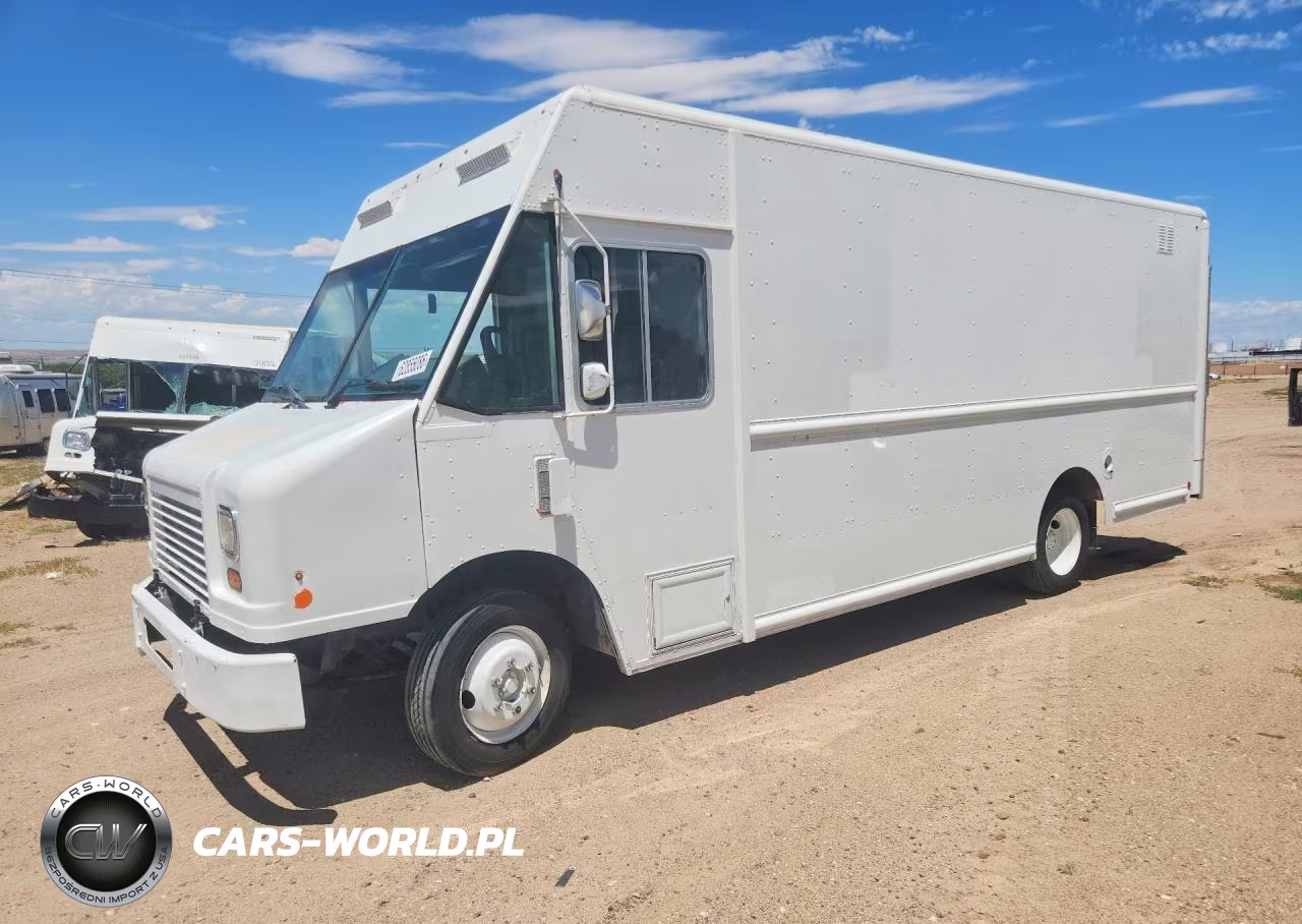2015 Freightliner Mt45G Chassis Delivery Truck