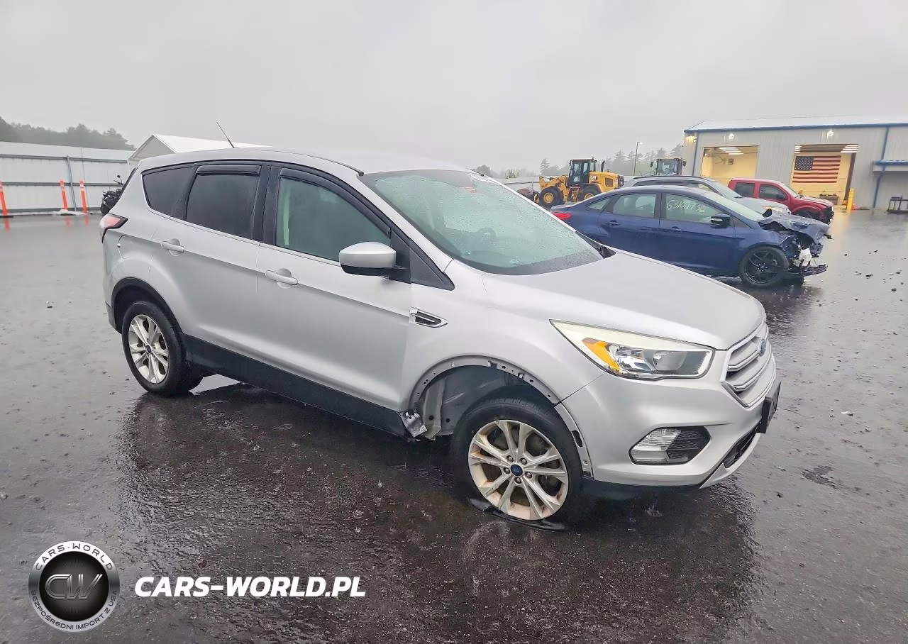 2017 Ford Escape Se VIN:1FMCU9GD9HUD98744 - 4