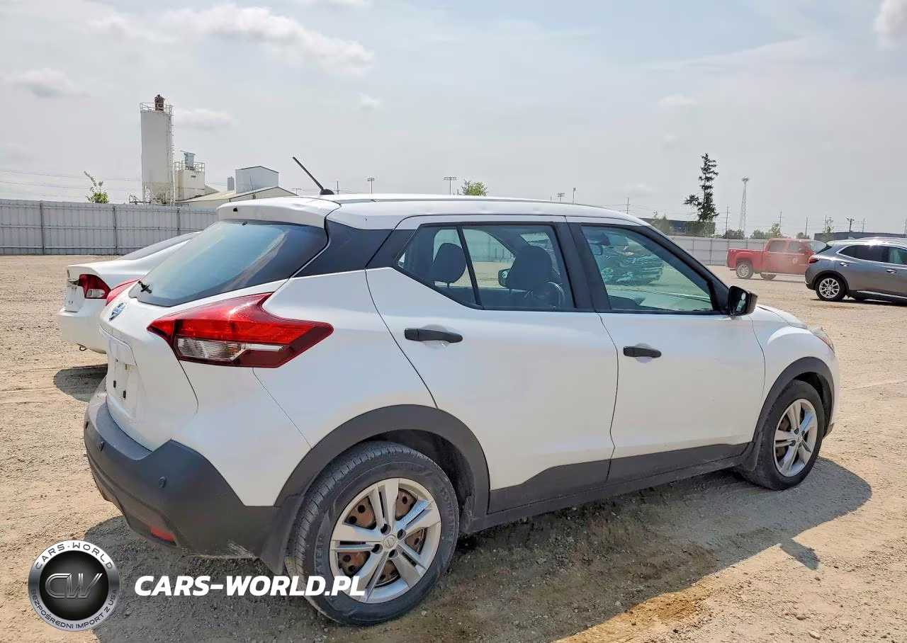 2020 Nissan Kicks S VIN:3N1CP5BV2LL489154 - 3