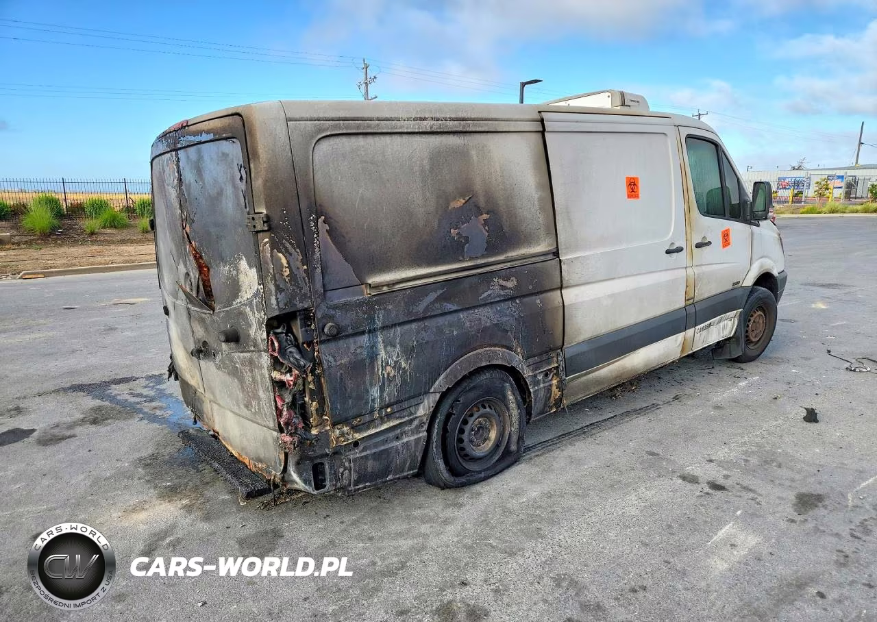 2012 Mercedes-Benz Sprinter 2500 VIN:WD3PE7CC4C5640194 - 3