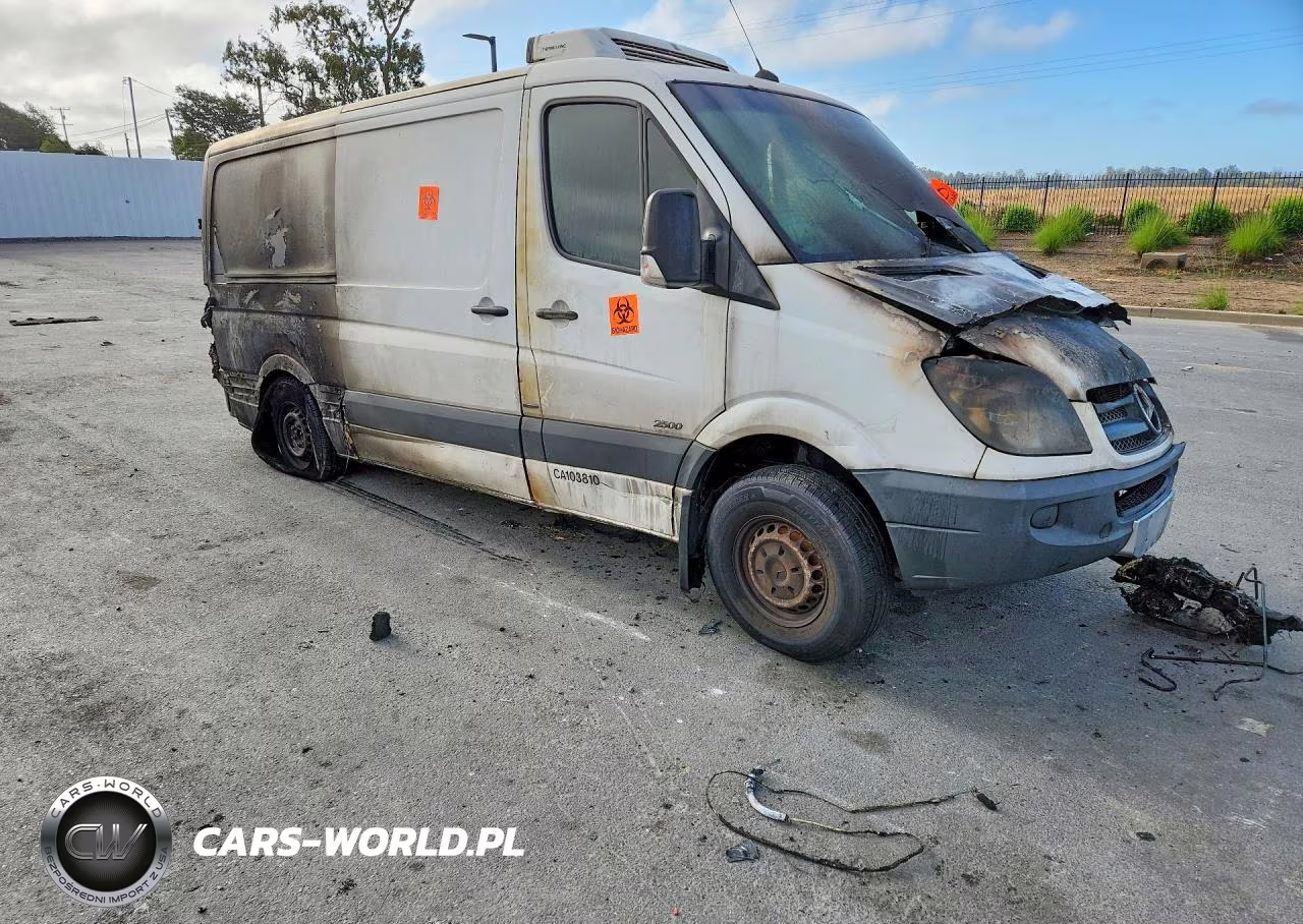 2012 Mercedes-Benz Sprinter 2500 VIN:WD3PE7CC4C5640194 - 4
