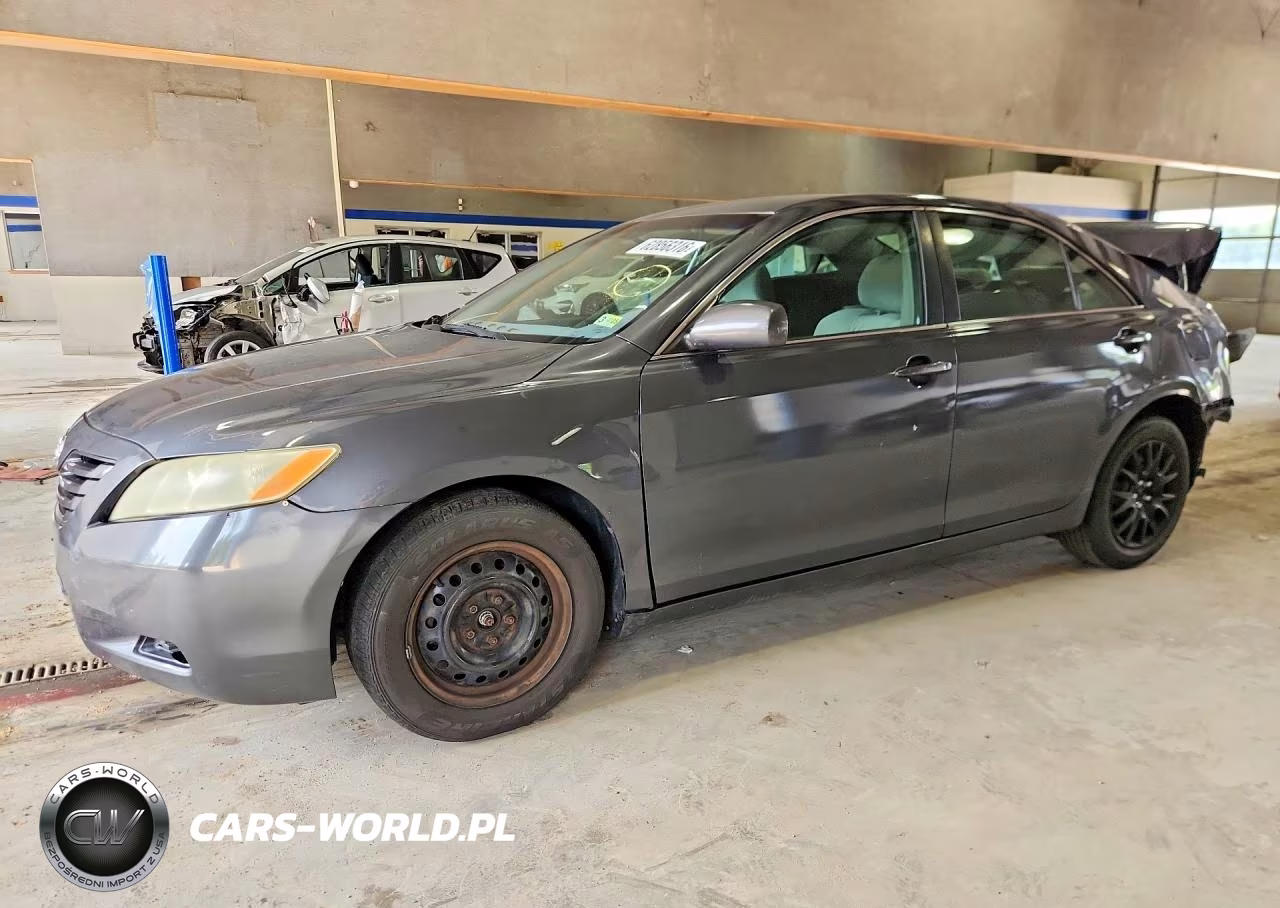 2009 Toyota Camry Le – zdjęcie 1 z 13