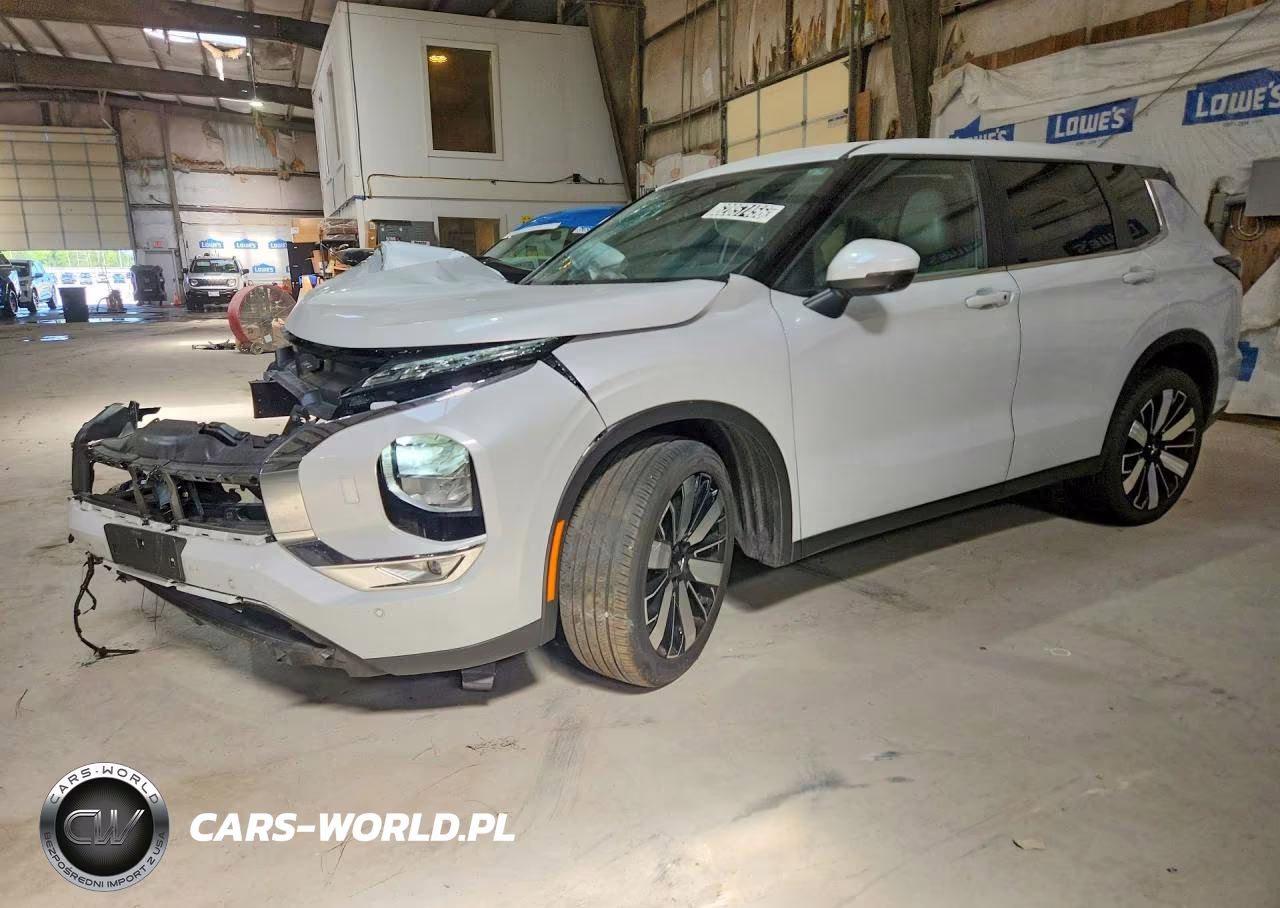 2025 Mitsubishi Outlander Se – zdjęcie 1 z 13