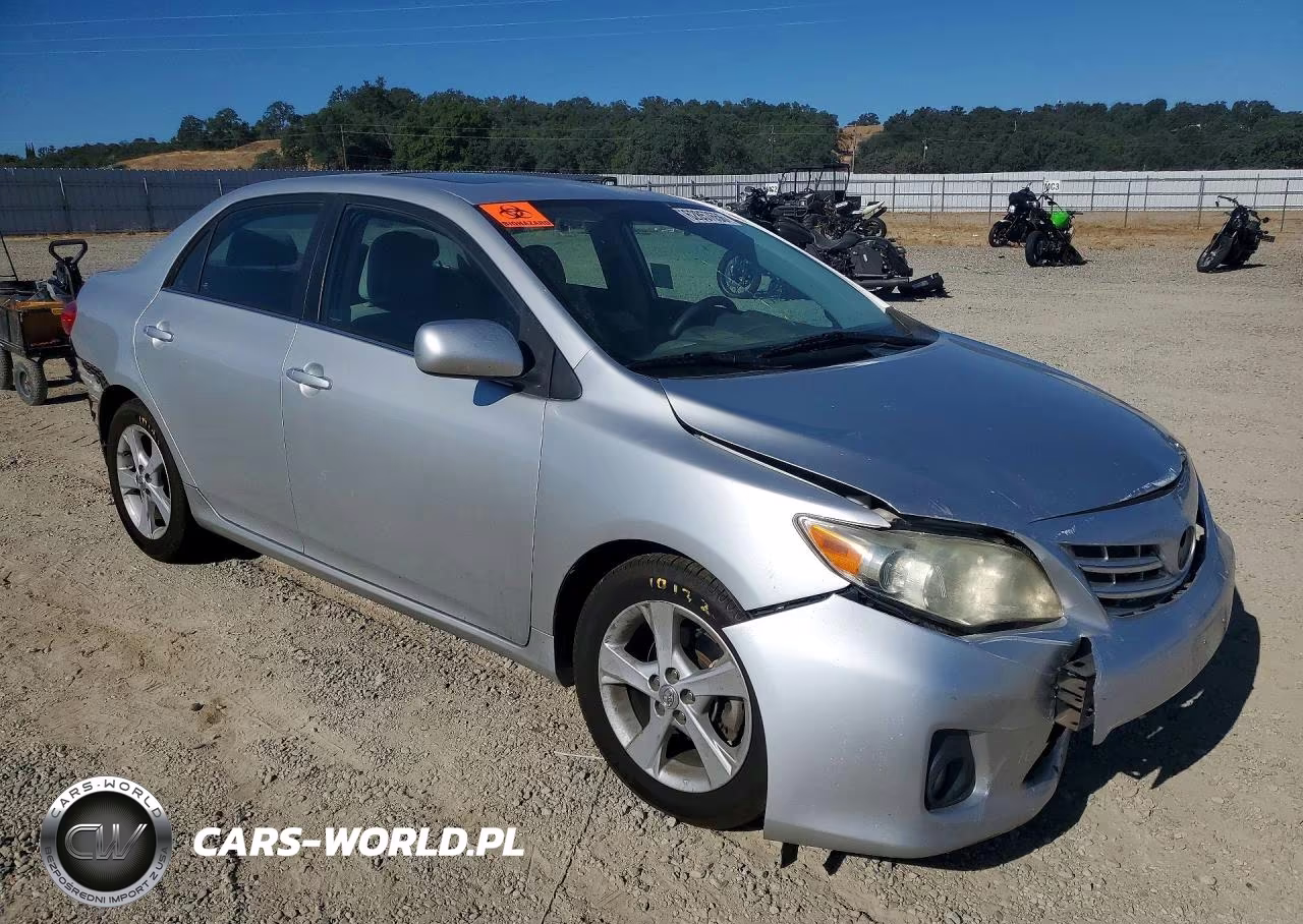 2013 Toyota Corolla Le VIN:5YFBU4EE8DP182440 - 4