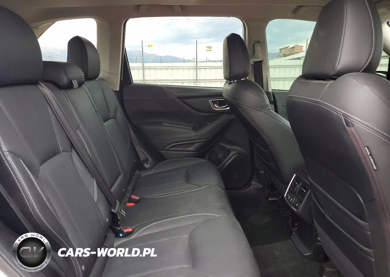 2019 Subaru Forester Touring VIN:JF2SKAWC4KH512666 - 11