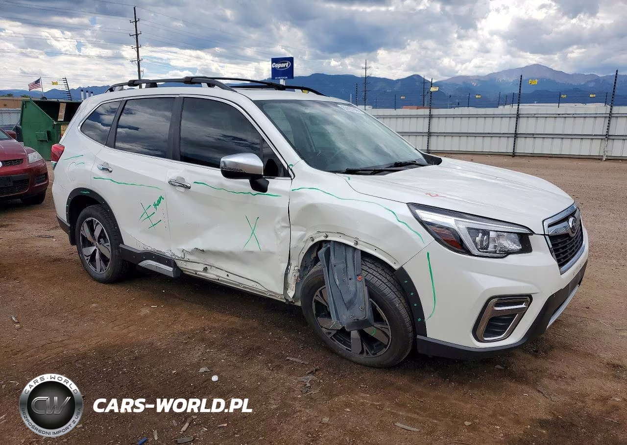 2019 Subaru Forester Touring VIN:JF2SKAWC4KH512666 - 4