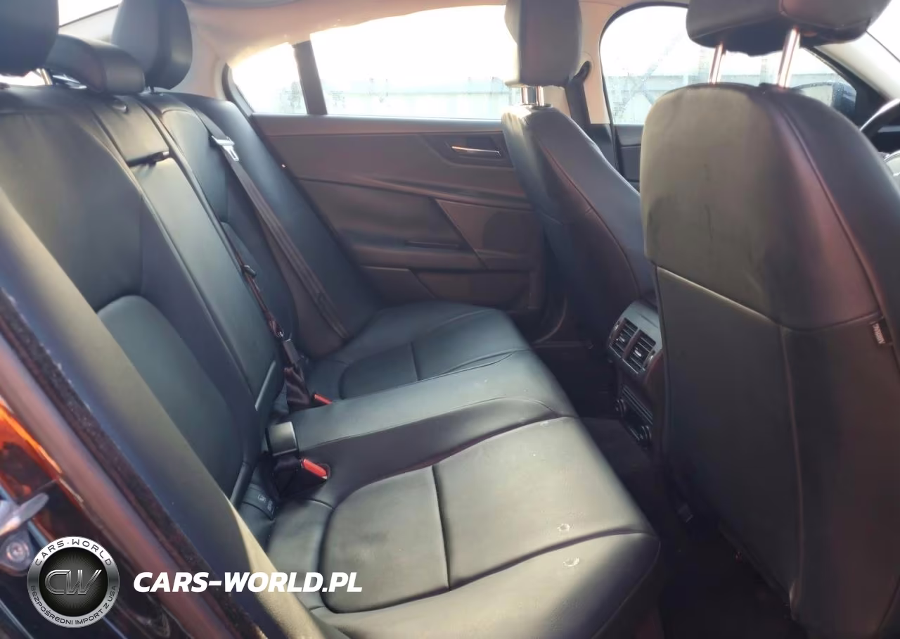2017 Jaguar Xe Premium VIN:SAJAD4BN8HA952227 - 10