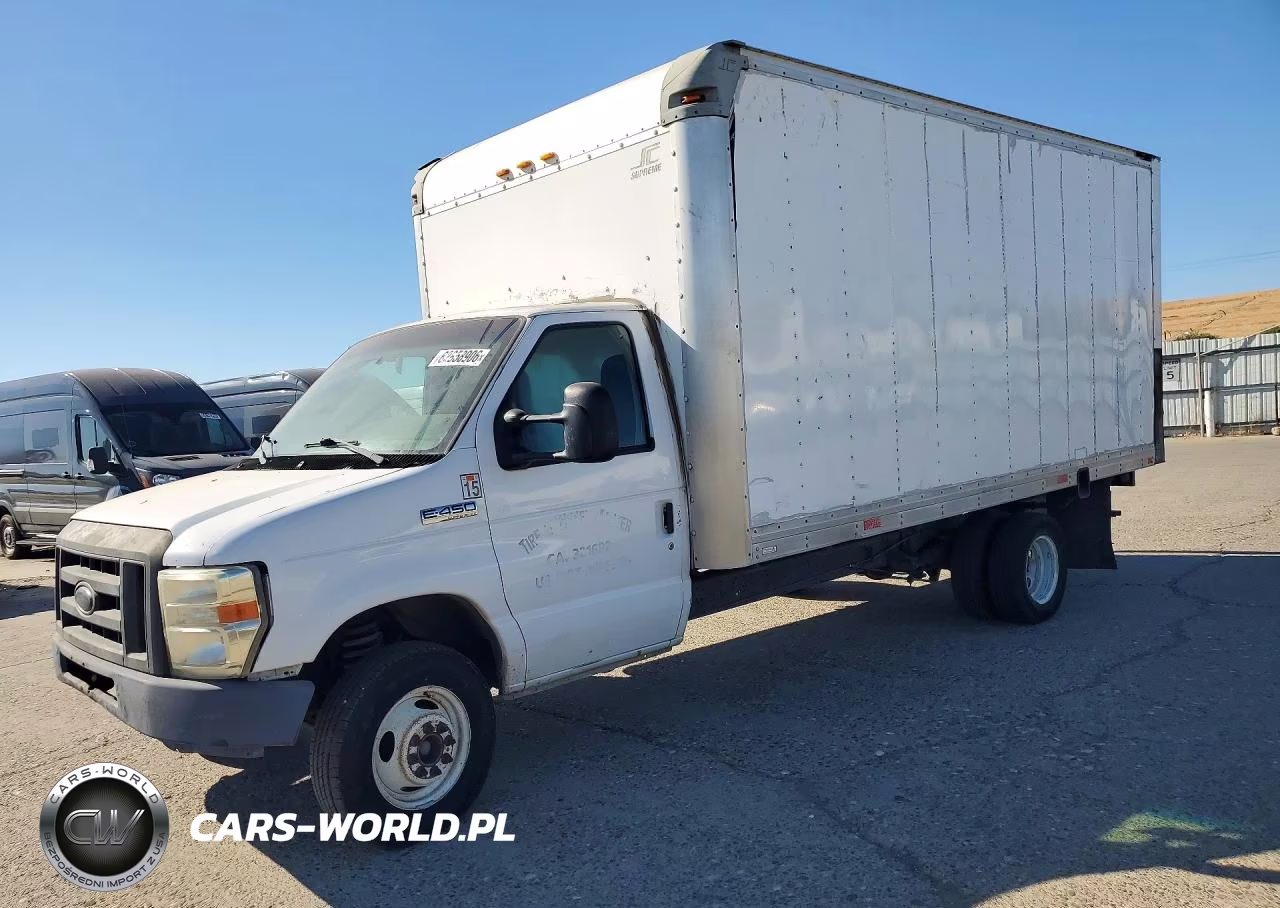 2016 Ford E450 Box Truck
