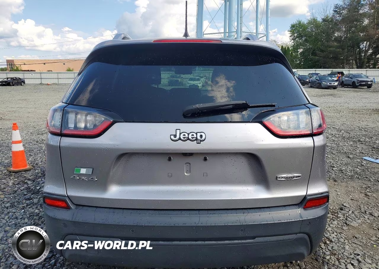 2020 Jeep Cherokee Latitude Plus VIN:1C4PJMLB5LD548699 - 6