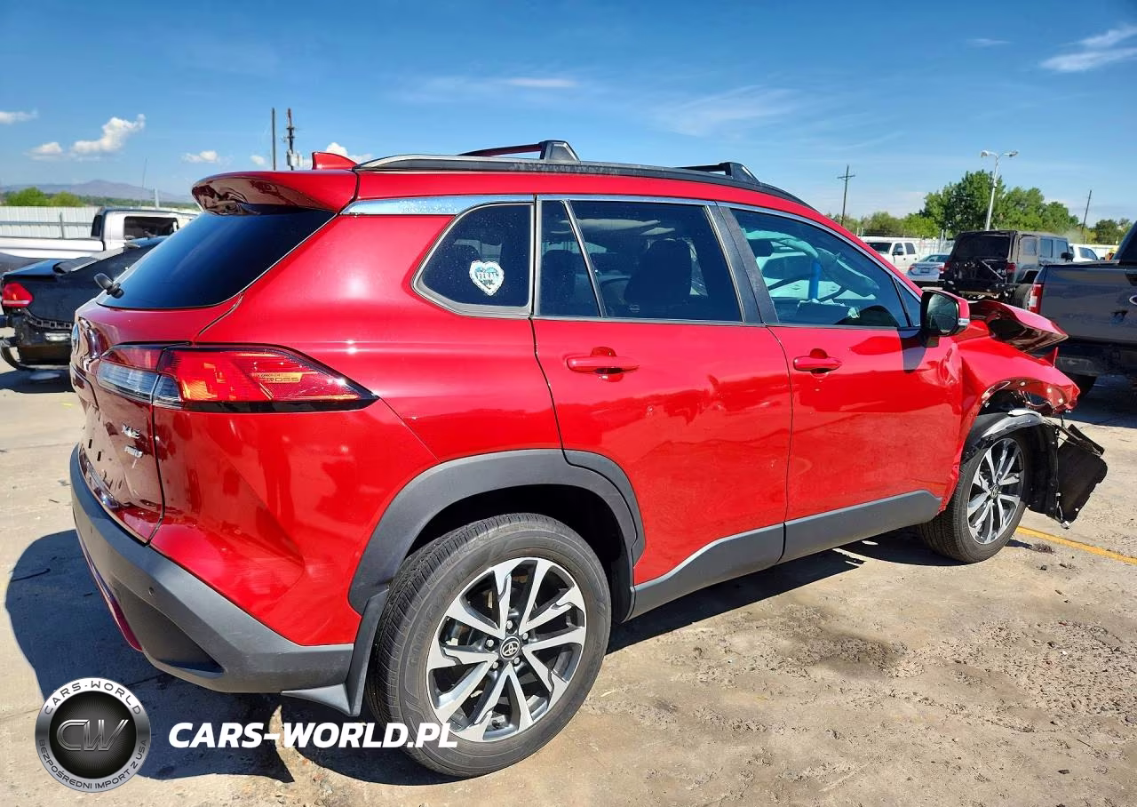 2023 Toyota Corolla Cross Xle VIN:7MUDAABG4PV064795 - 3