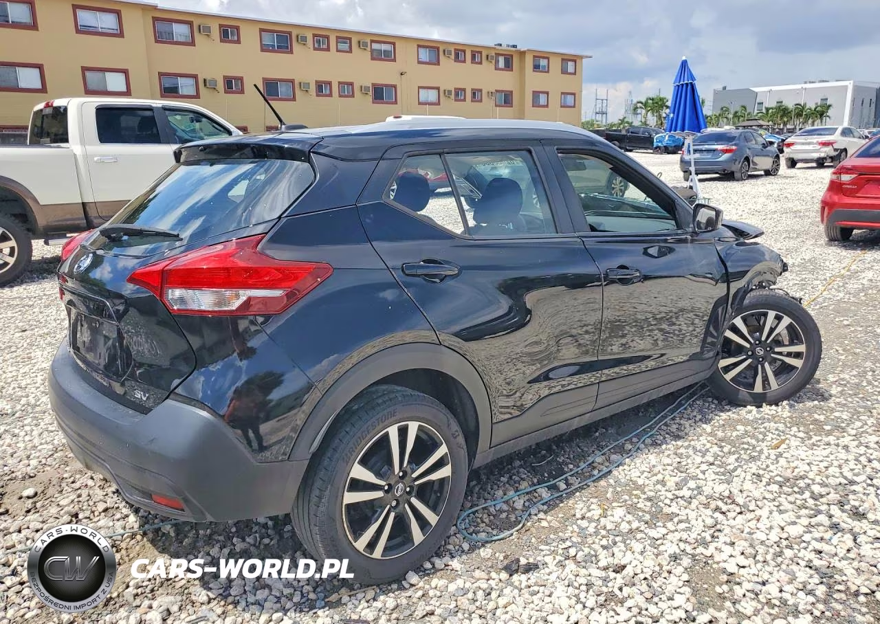 2018 Nissan Kicks Sv VIN:3N1CP5CU3JL509110 - 3