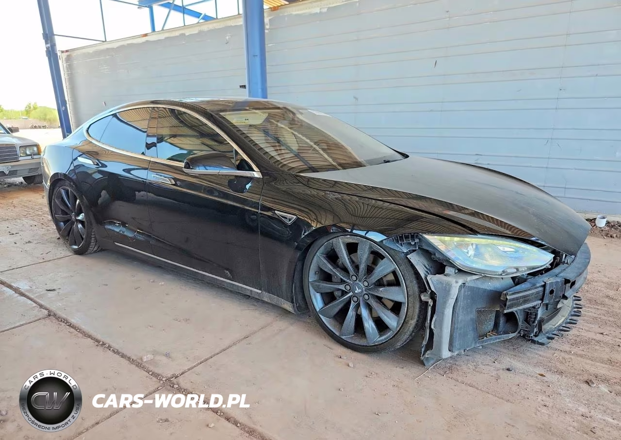 2013 Tesla Model S VIN:5YJSA1DP0DFP15418 - 4