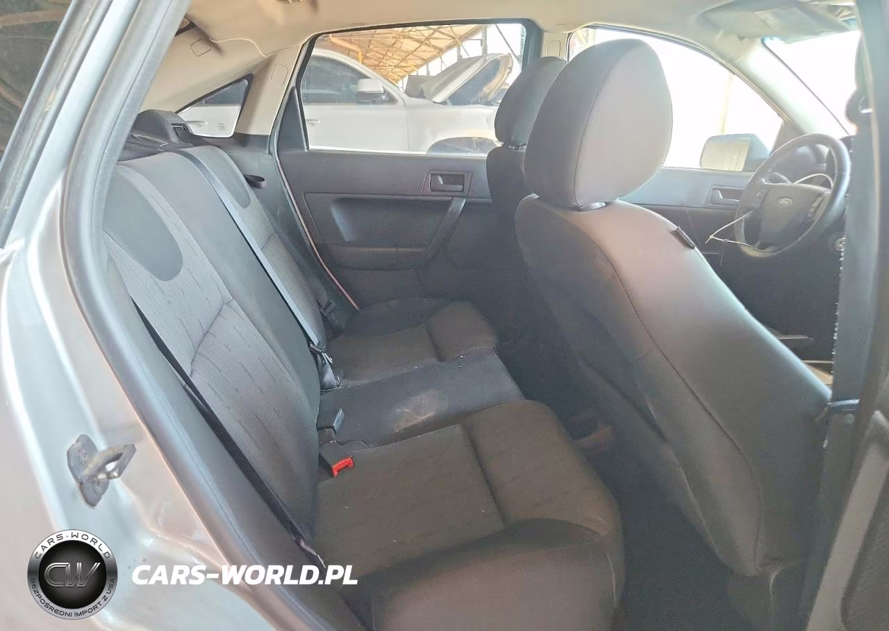 2008 Ford Focus Se VIN:1FAHP35N38W289698 - 10