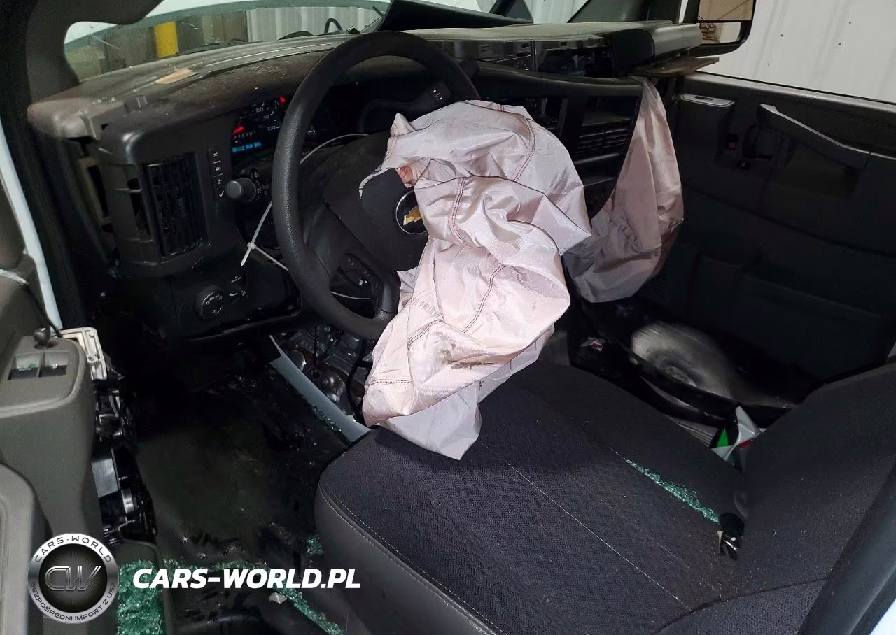 2025 Chevrolet Express 2500 Cargo Delivery Van VIN:1GCWGAFP1S1159798 - 8