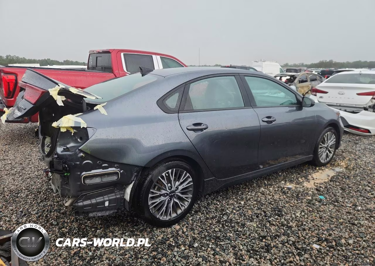 2022 Kia Forte Gt Line VIN:3KPF54AD4NE455162 - 3