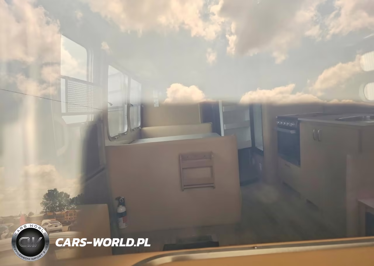 2014 Airstream Flying Cloud VIN:1STJ9YM25EJ529984 - 5