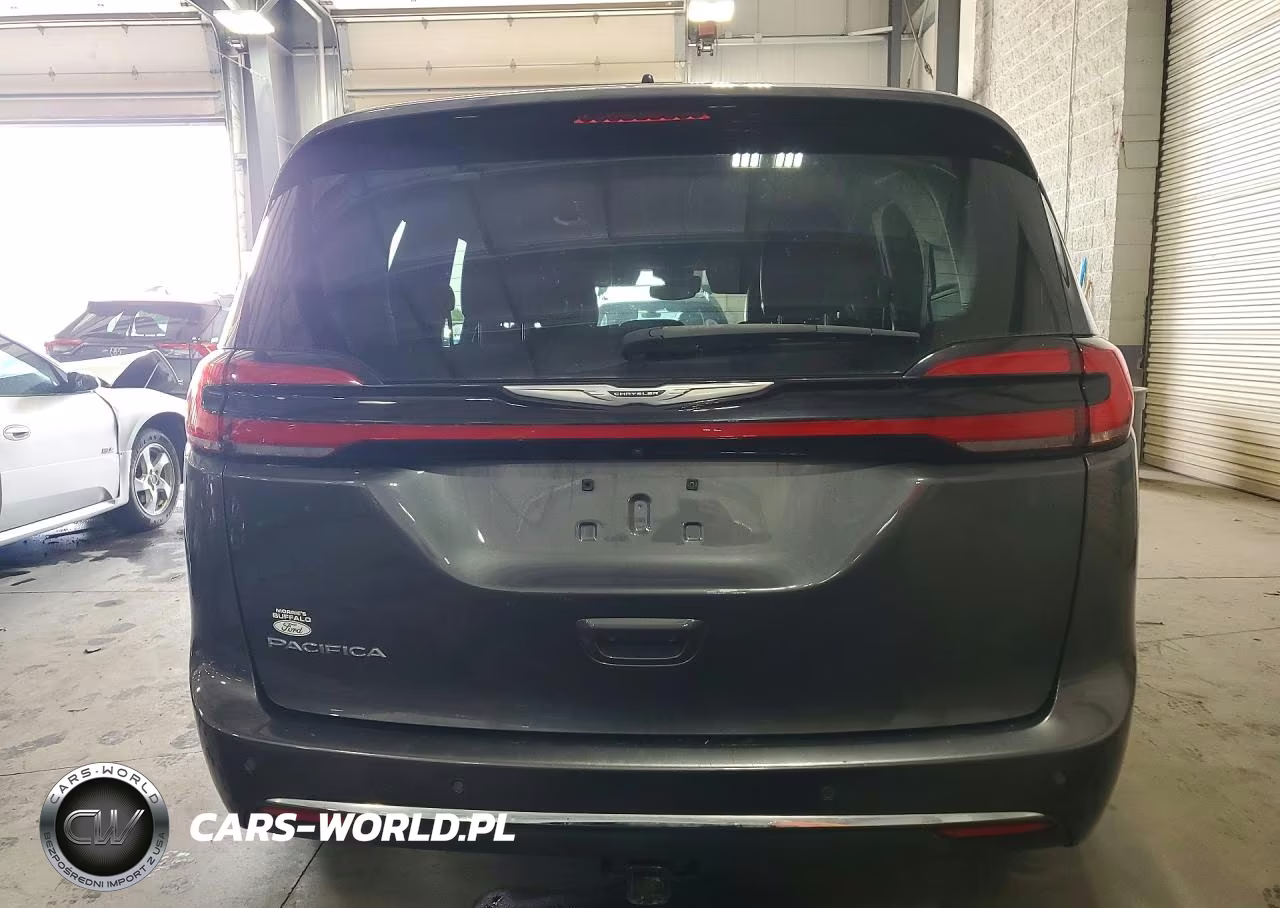 2023 Chrysler Pacifica Touring L VIN:2C4RC1BG8PR533003 - 6