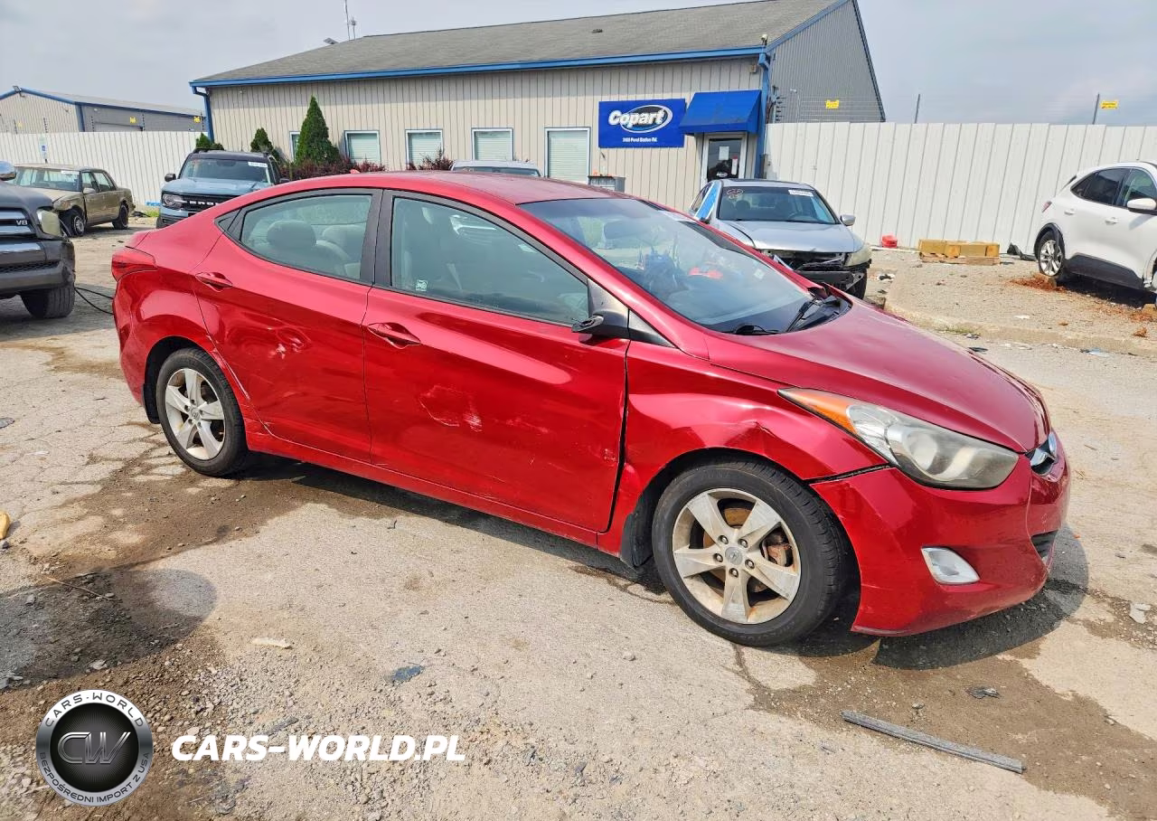 2013 Hyundai Elantra Gls VIN:KMHDH4AE3DU947121 - 4