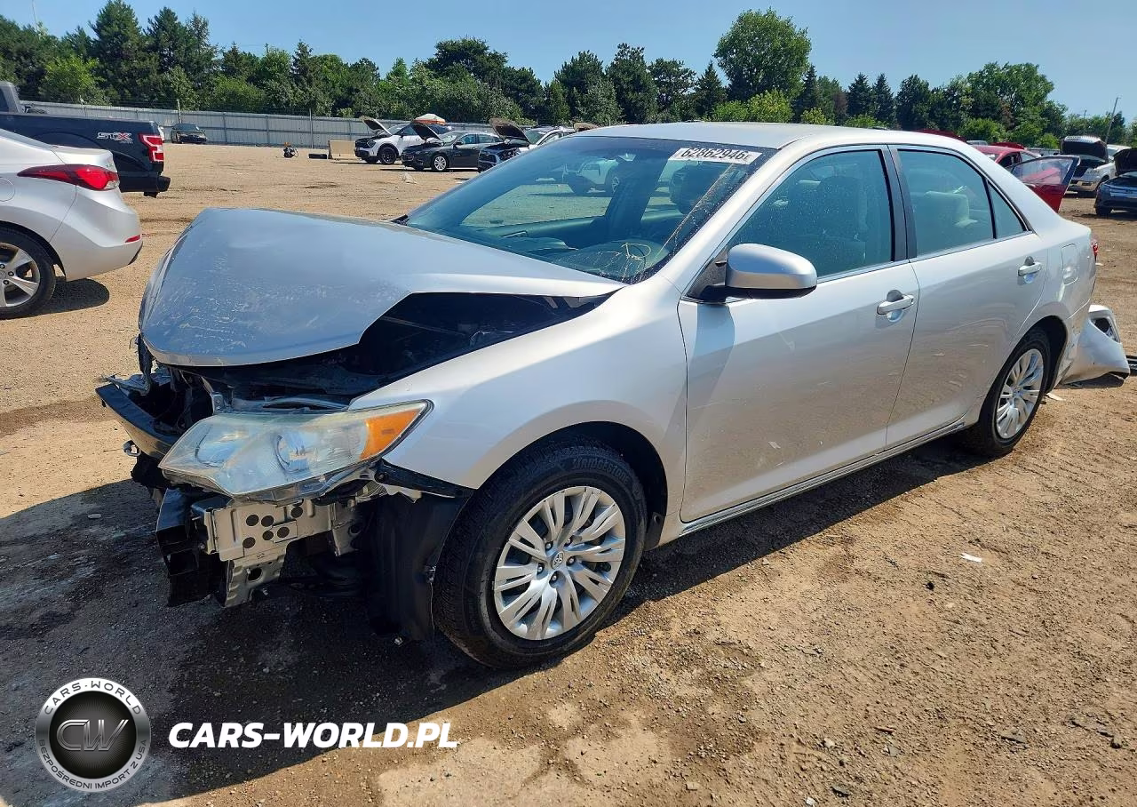 2012 Toyota Camry Le – zdjęcie 1 z 13
