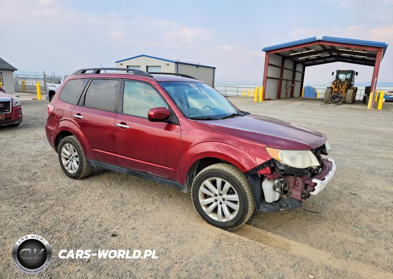 2013 Subaru Forester 2.5X Premium VIN:JF2SHADC8DH439919 - 4