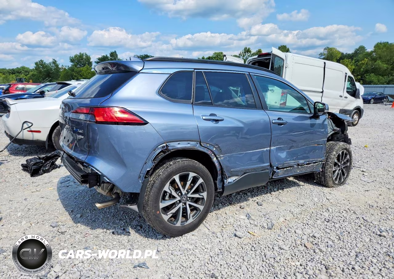 2023 Toyota Corolla Cross Xle VIN:7MUDAABG9PV077221 - 3