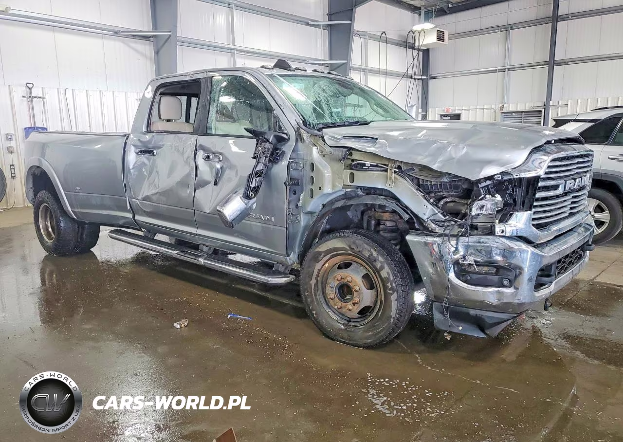 2021 Ram 3500 Laramie VIN:3C63RRJL7MG537876 - 4
