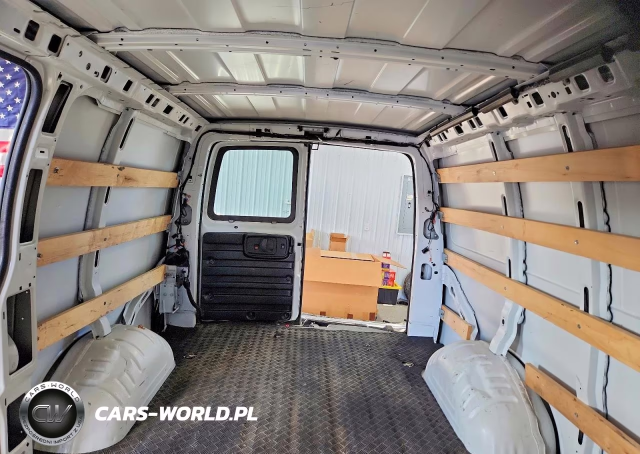 2025 Chevrolet Express G2500 VIN:1GCWGAFP2S1160202 - 10