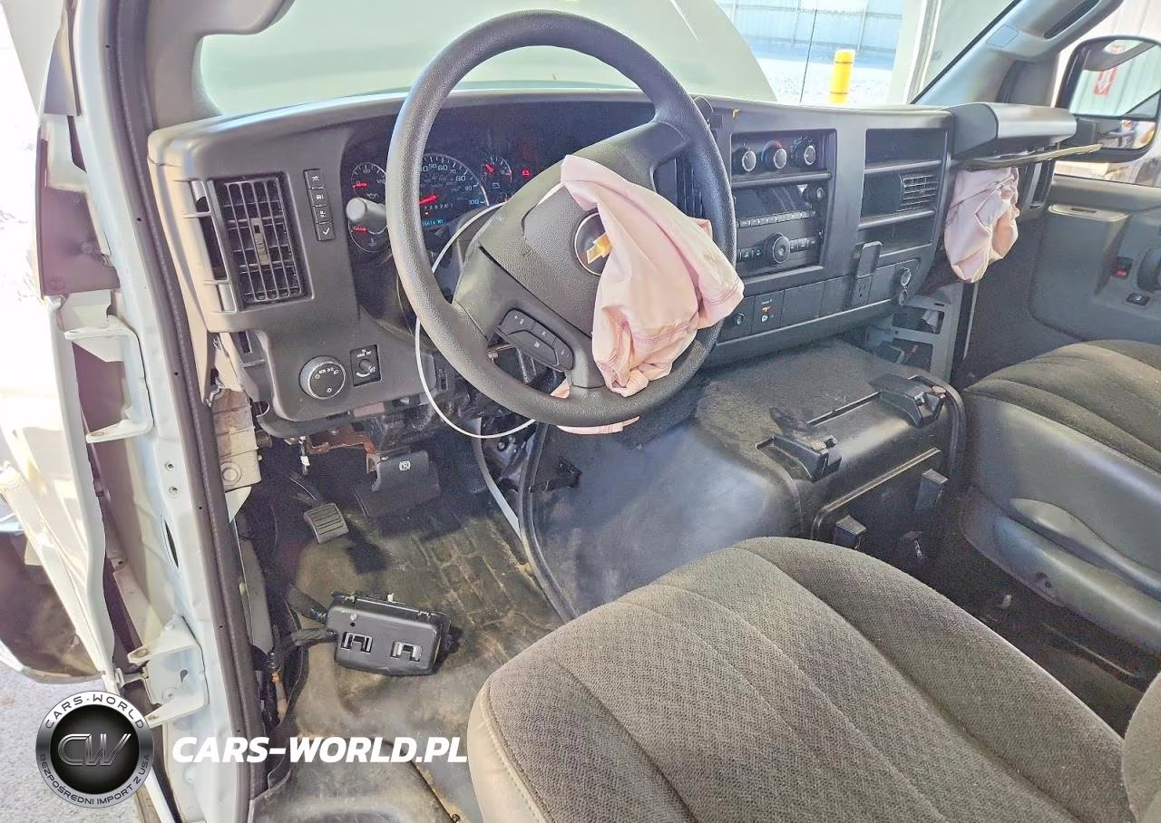 2025 Chevrolet Express G2500 VIN:1GCWGAFP2S1160202 - 8