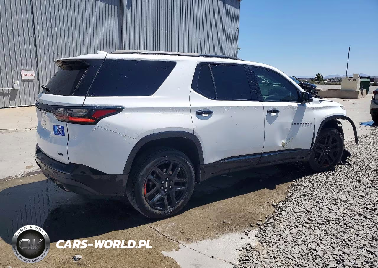 2018 Chevrolet Traverse Premier VIN:1GNEVJKW6JJ105692 - 3