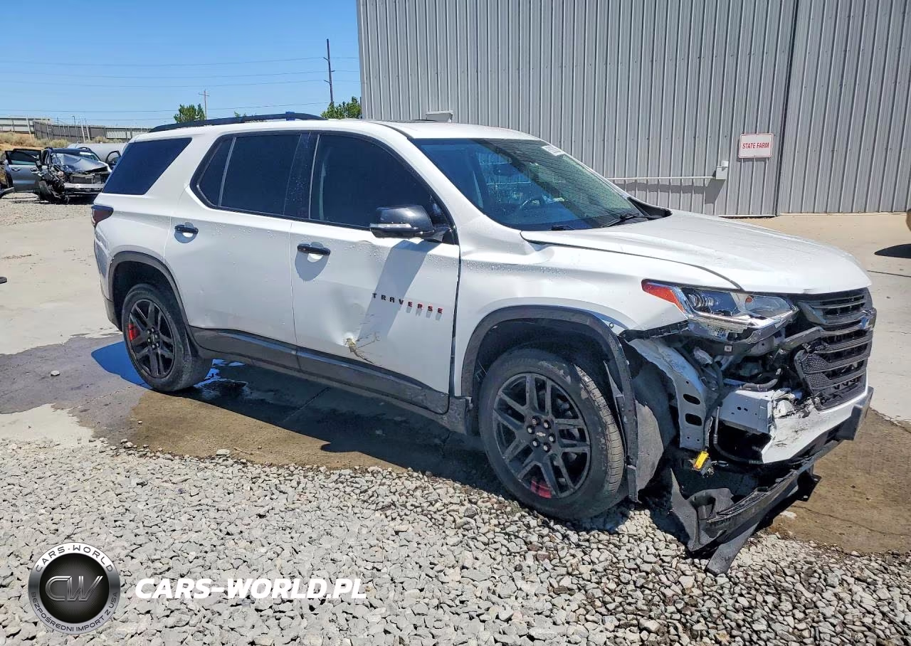 2018 Chevrolet Traverse Premier VIN:1GNEVJKW6JJ105692 - 4