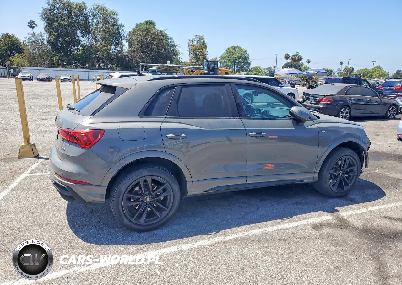 2025 Audi Q3 Premium S Line 45 VIN:WA1DECF35S1000928 - 3