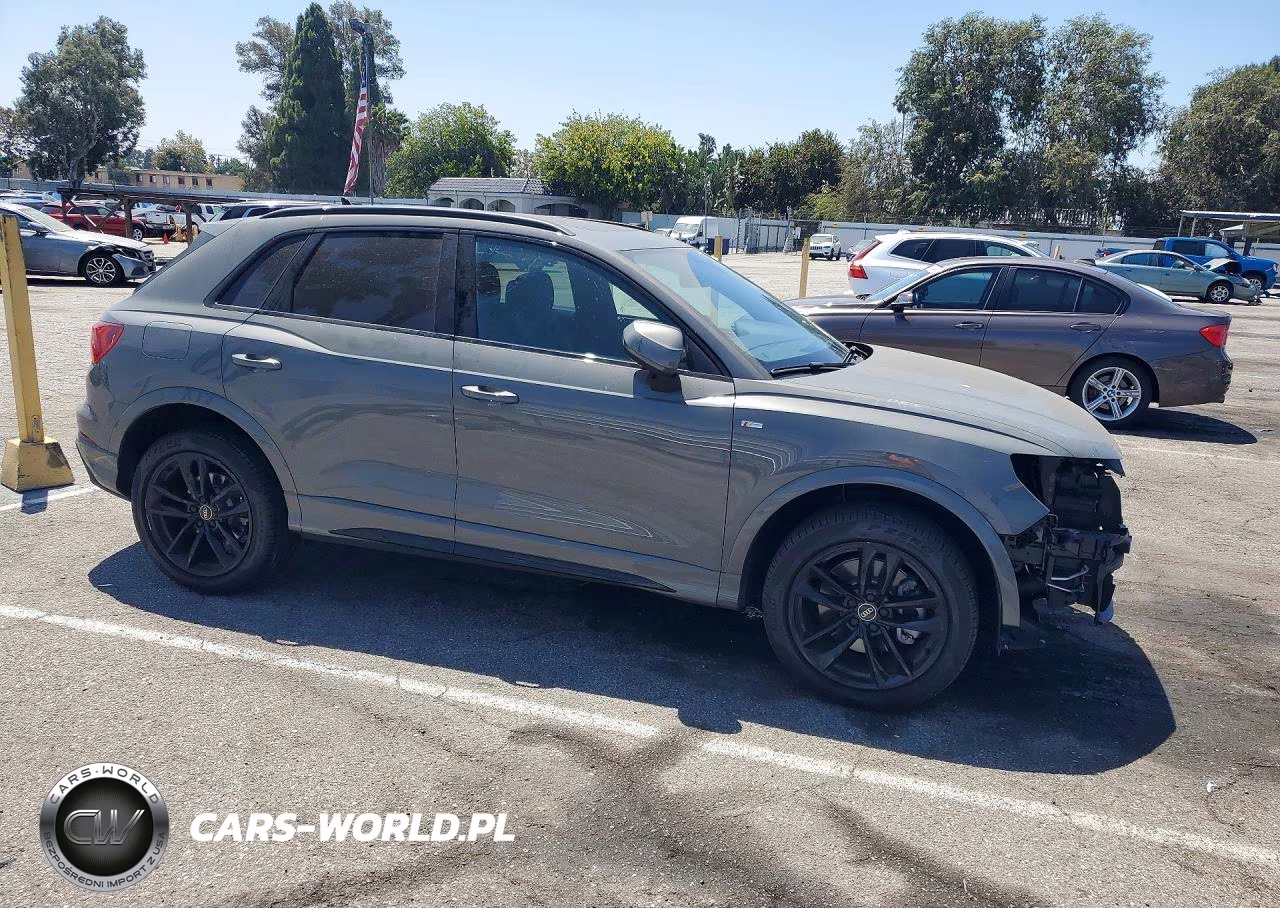 2025 Audi Q3 Premium S Line 45 VIN:WA1DECF35S1000928 - 4
