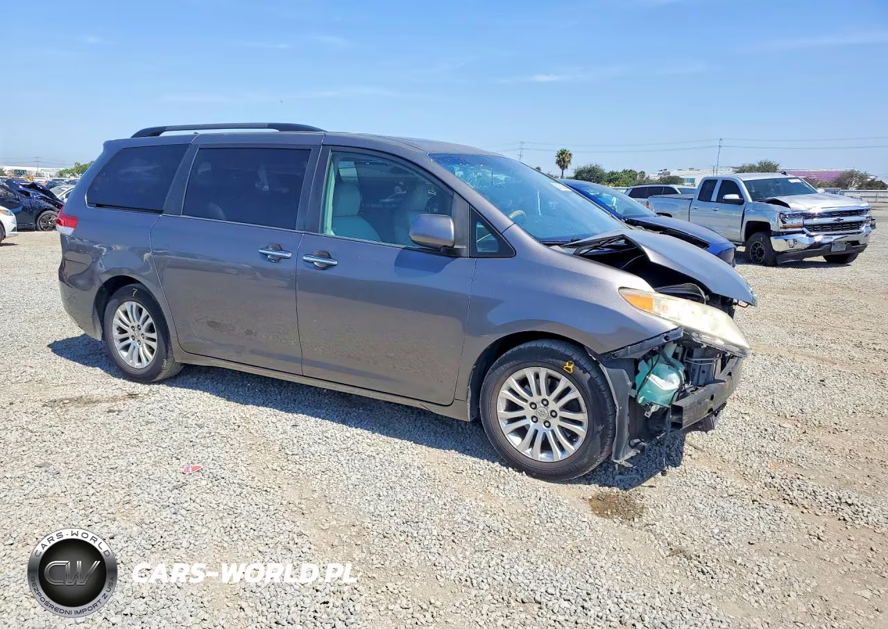 2011 Toyota Sienna Xle 8-Passenger VIN:5TDYK3DC7BS085860 - 4