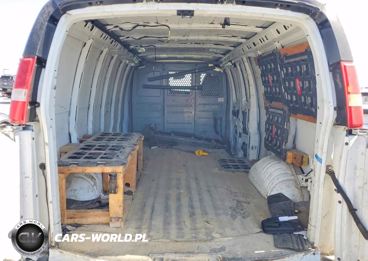 2015 Chevrolet Express G2500 VIN:1GCWGGFF3F1107928 - 10
