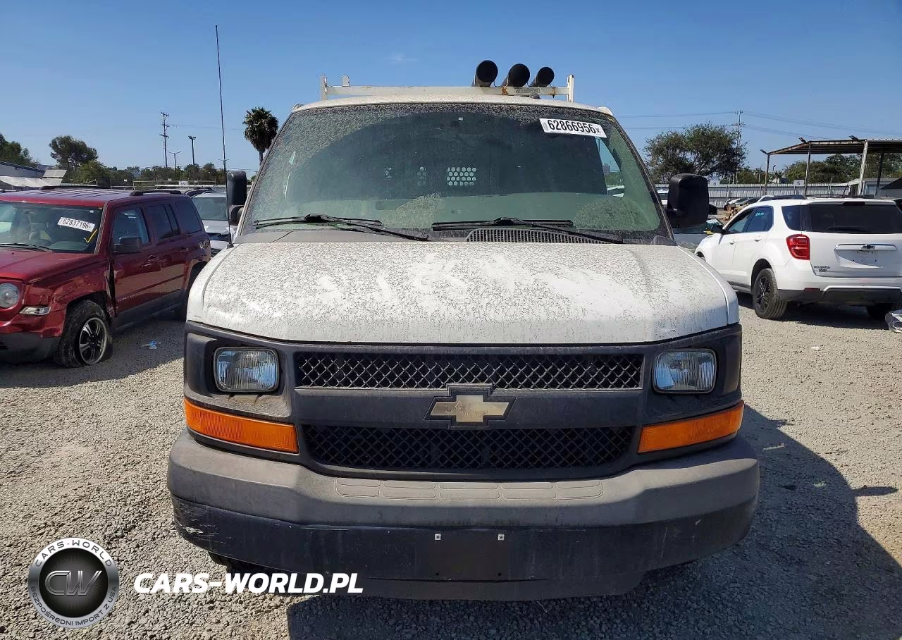 2015 Chevrolet Express G2500 VIN:1GCWGGFF3F1107928 - 5